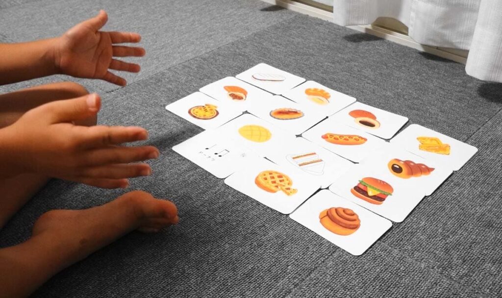 リズムを叩くと買えるパン屋さんごっこ