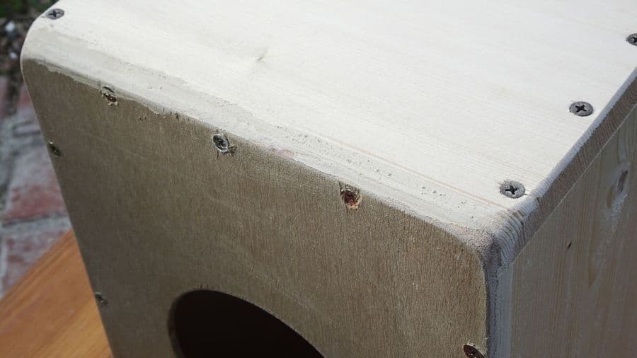 カドの加工と木工用パテ塗り