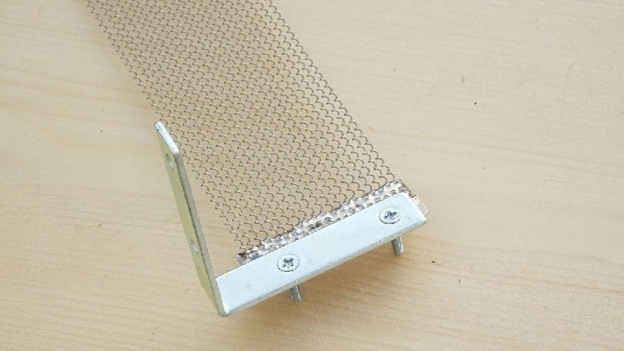 スナッピーを取り付ける金具